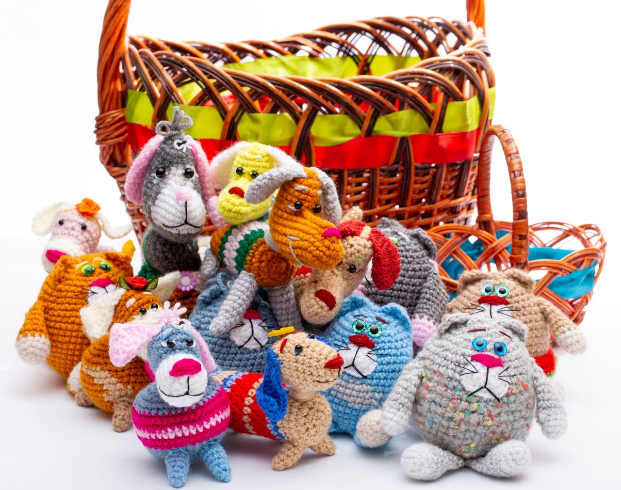 services-01 Adorable handmade crochet animal toys displayed with a festive basket, perfect for gift-giving occasions.